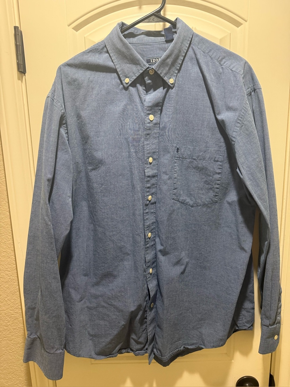 Izod Men's Button-Down Chambray Shirt in Blue